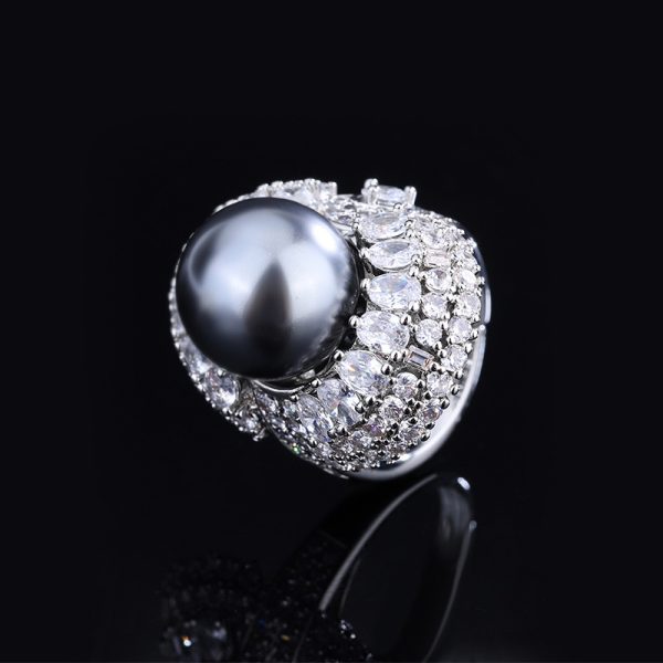 Pearl set with diamonds - Image 2