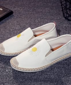 Embroidered shoes 014