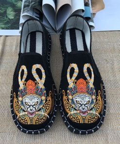 Embroidered shoes 057