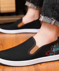 Embroidered shoes 047