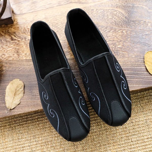 Embroidered shoes 044