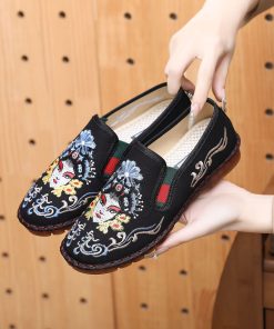 Embroidered shoes 029