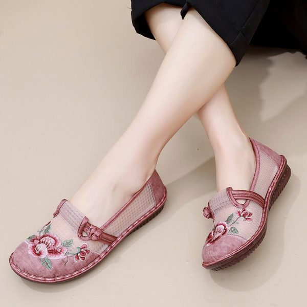 Embroidered shoes 043