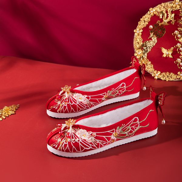 Embroidered shoes 019