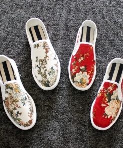 Embroidered shoes 020
