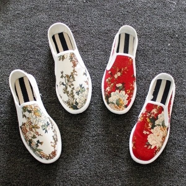 Embroidered shoes 020