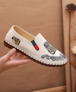 Embroidered shoes 038